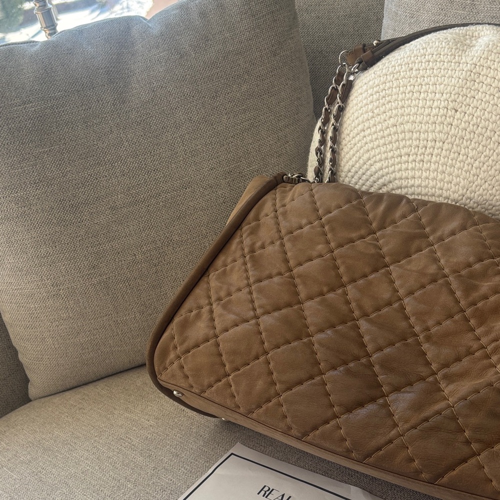 CHANEL Tan Quilted Tote Bag - Picture 5 of 10